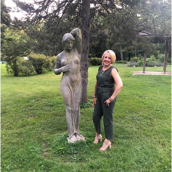 Meet your Posher, Jessica - Picture 1 of 1